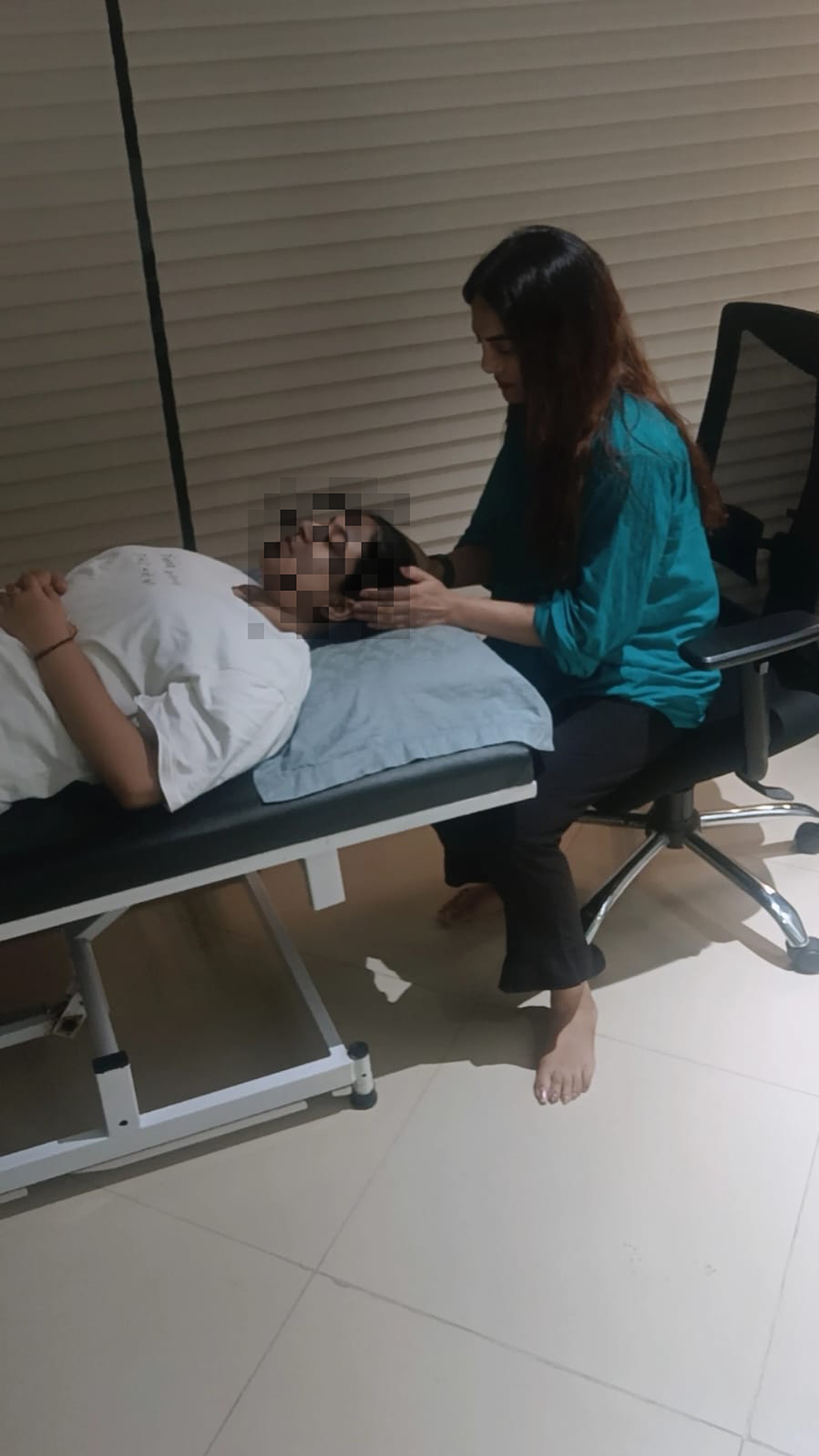 Nail biting hypnotherapy session for children